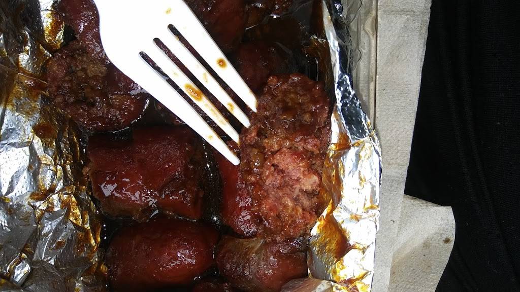 Gennys Fire Pit | restaurant | 6637 Bancroft Ave, Oakland, CA 94605, USA | 5107771200 OR +1 510-777-1200