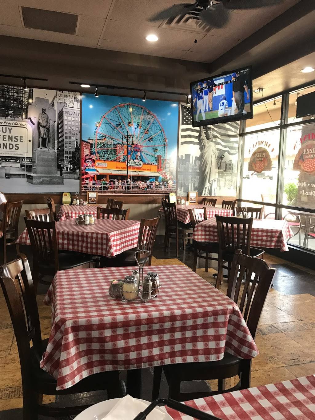 Carmines Pizza Kitchen | restaurant | 2520 W Horizon Ridge Pkwy, Henderson, NV 89052, USA | 7027342188 OR +1 702-734-2188