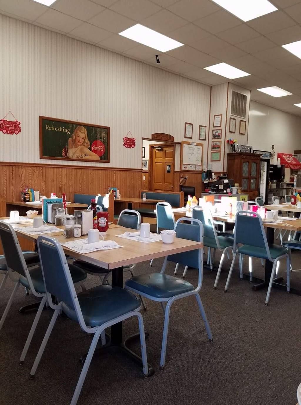 Country Cupboard | restaurant | 124 S Vermillion St, Streator, IL 61364, USA | 8156725885 OR +1 815-672-5885