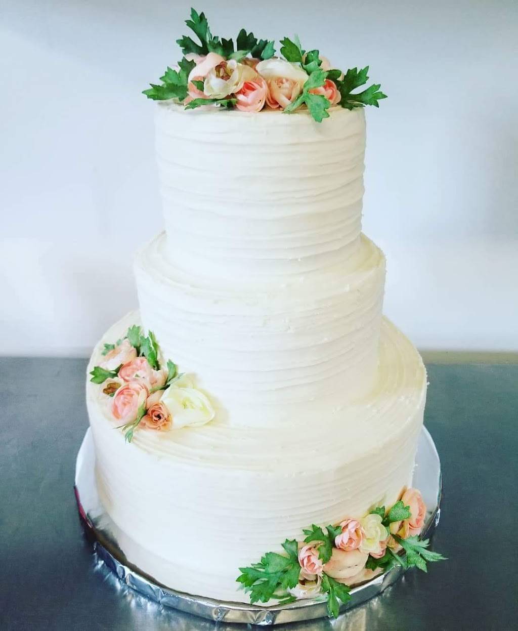 Heathers Custom Cakes | restaurant | 970 W Broadway St, Bradley, IL 60915, USA | 8153044181 OR +1 815-304-4181