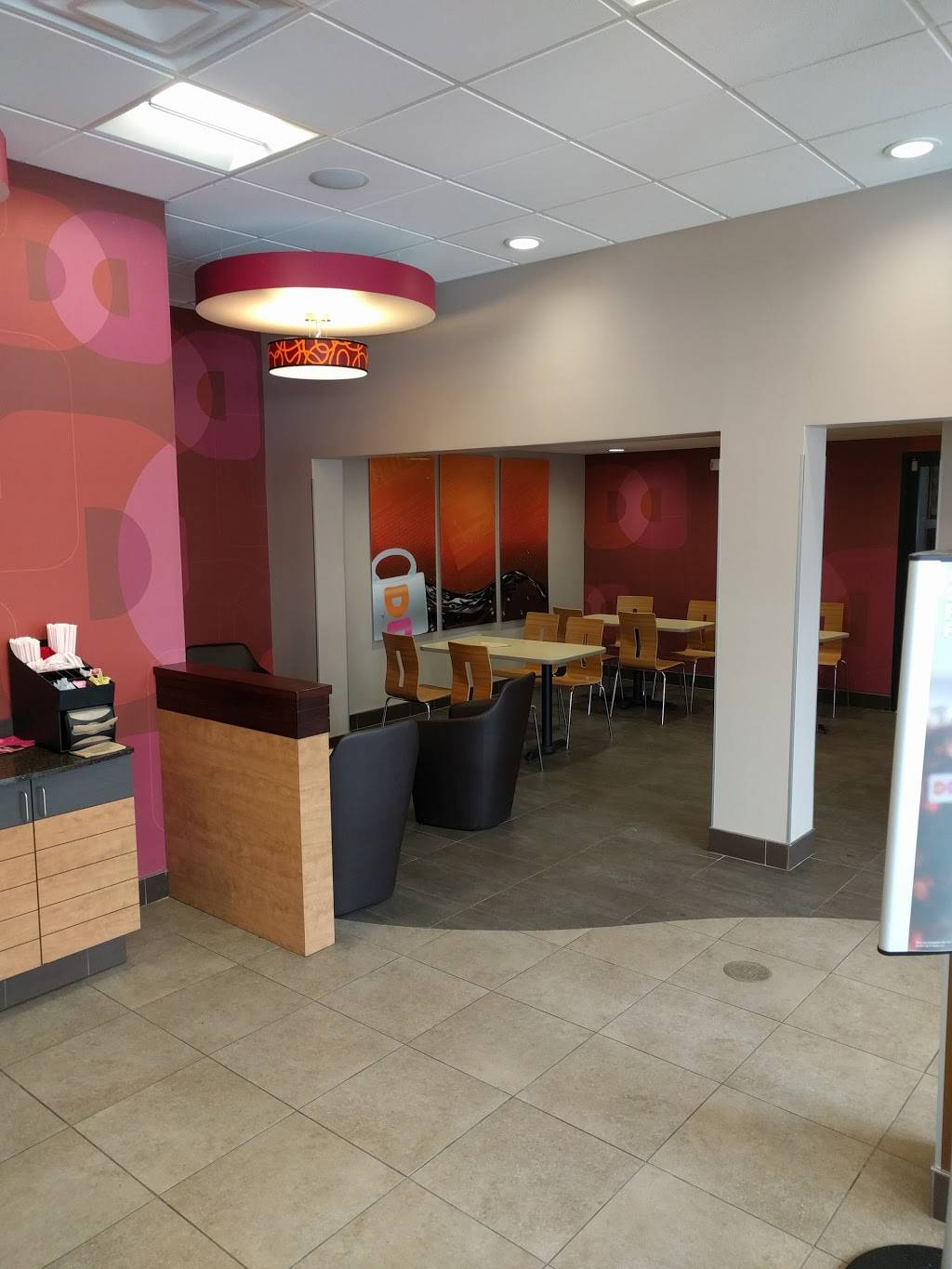 Dunkin | cafe | 244 Skiff St, Hamden, CT 06517, USA | 2032480844 OR +1 203-248-0844