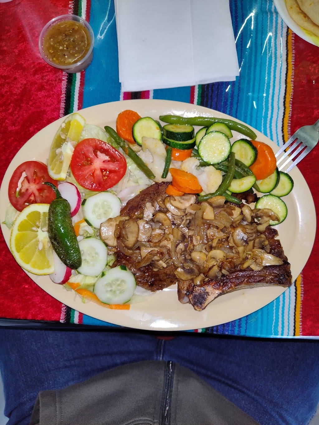 El Michoacano Restaurant | restaurant | 7315 Pacific Blvd, Huntington Park, CA 90255, USA | 3237490044 OR +1 323-749-0044