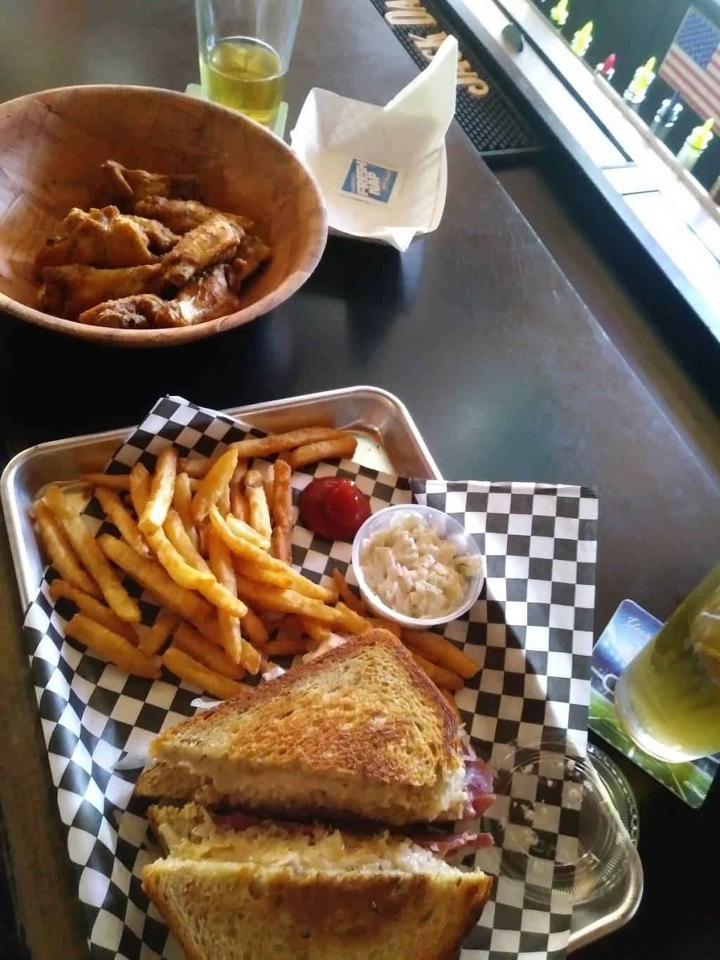 First Turn Lounge | restaurant | 5236 S Ridgewood Ave, Port Orange, FL 32127, USA | 3867885434 OR +1 386-788-5434