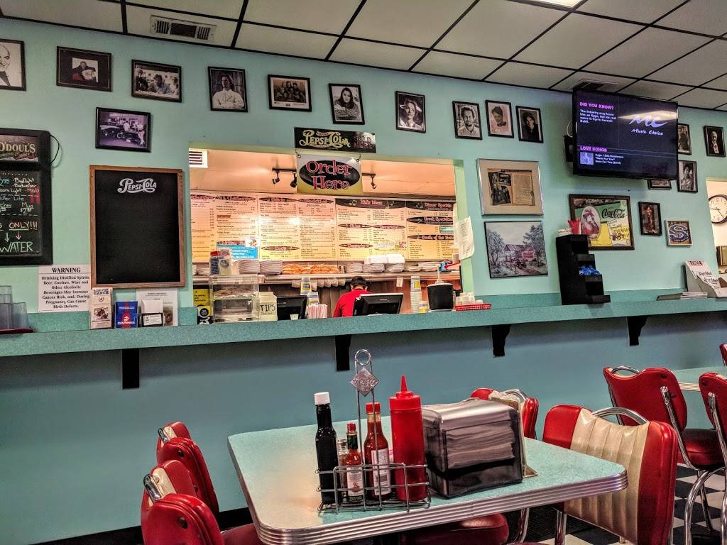 Tellys Charburgers | meal takeaway | 27737 Bouquet Canyon Rd, Santa Clarita, CA 91350, USA | 6612973872 OR +1 661-297-3872