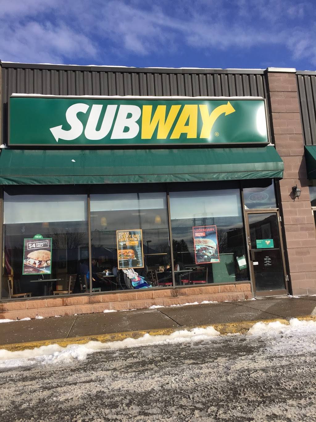 Subway | restaurant | 1100 Davis Dr, Newmarket, ON L3Y 8W8, Canada | 9058531521 OR +1 905-853-1521