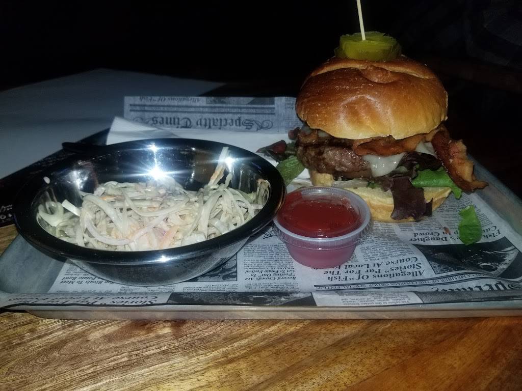 Mary Carrolls | restaurant | 121 Deer Park Ave, Babylon, NY 11702, USA | 6315876181 OR +1 631-587-6181