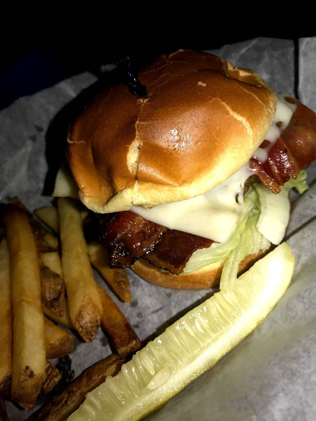 Shortstop Inn | restaurant | 112 E Waterford St, Wakarusa, IN 46573, USA | 5748624639 OR +1 574-862-4639