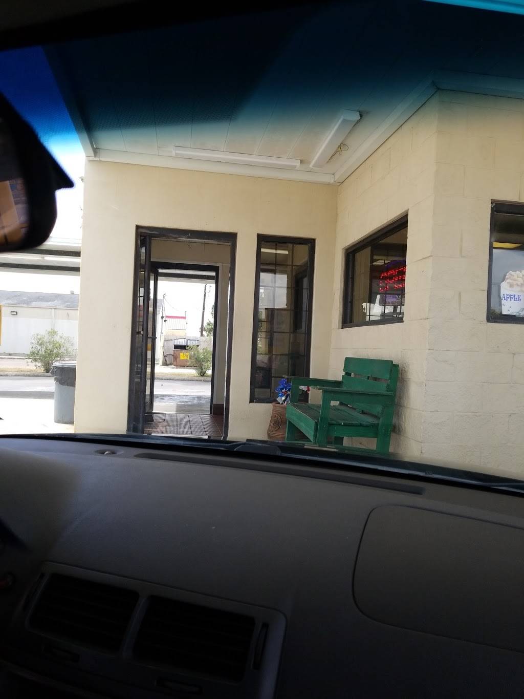 Stars Drive-in | restaurant | 2111 Brahma Blvd, Kingsville, TX 78363, USA | 3612219491 OR +1 361-221-9491