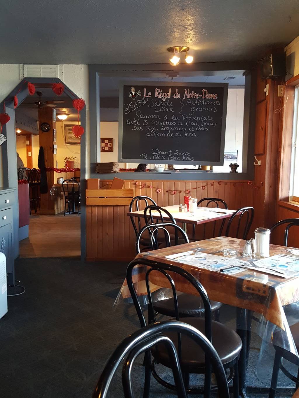 Resto Le Notre-Dame | restaurant | 142 Rue Notre Dame, Maniwaki, QC J9E 2J2, Canada | 8194497099 OR +1 819-449-7099
