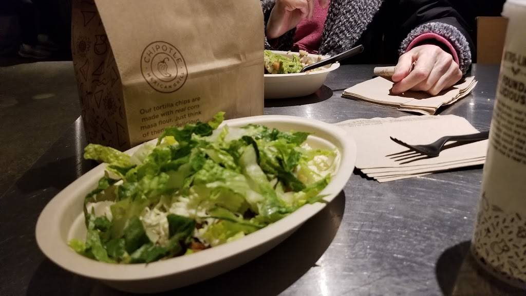 Chipotle Mexican Grill | restaurant | 250 Granite St Ste 153, Braintree, MA 02184, USA | 7818431397 OR +1 781-843-1397
