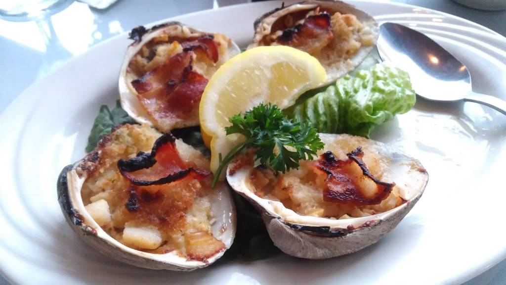 Isaacs | restaurant | 114 Water St, Plymouth, MA 02360, USA | 5088300001 OR +1 508-830-0001