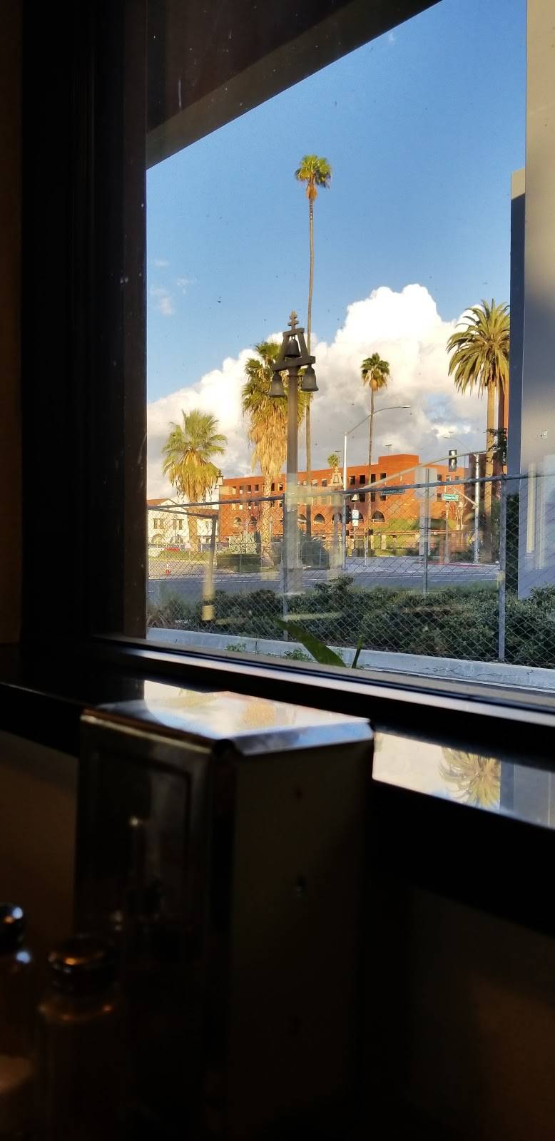 Ricardos | restaurant | 3940 University Ave, Riverside, CA 92501, USA | 9517847070 OR +1 951-784-7070