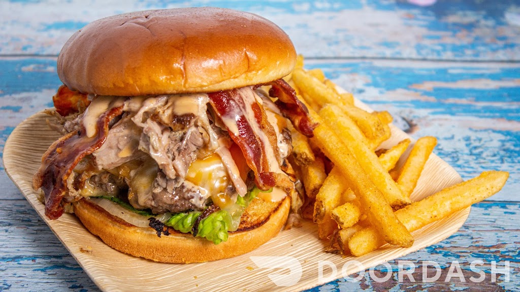 Paradise Pineapple Grill | restaurant | 7120 W Grover Cleveland Blvd, Homosassa, FL 34446, USA | 3522931887 OR +1 352-293-1887