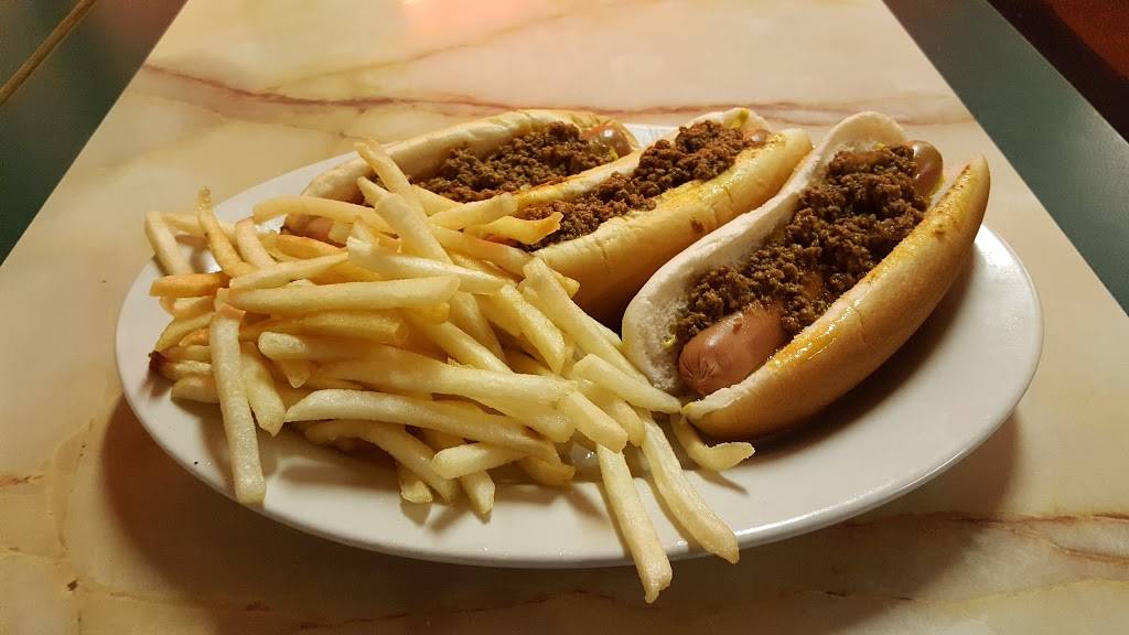Central Hot Dog | restaurant | 626 Front St, Toledo, OH 43605, USA | 4196983719 OR +1 419-698-3719