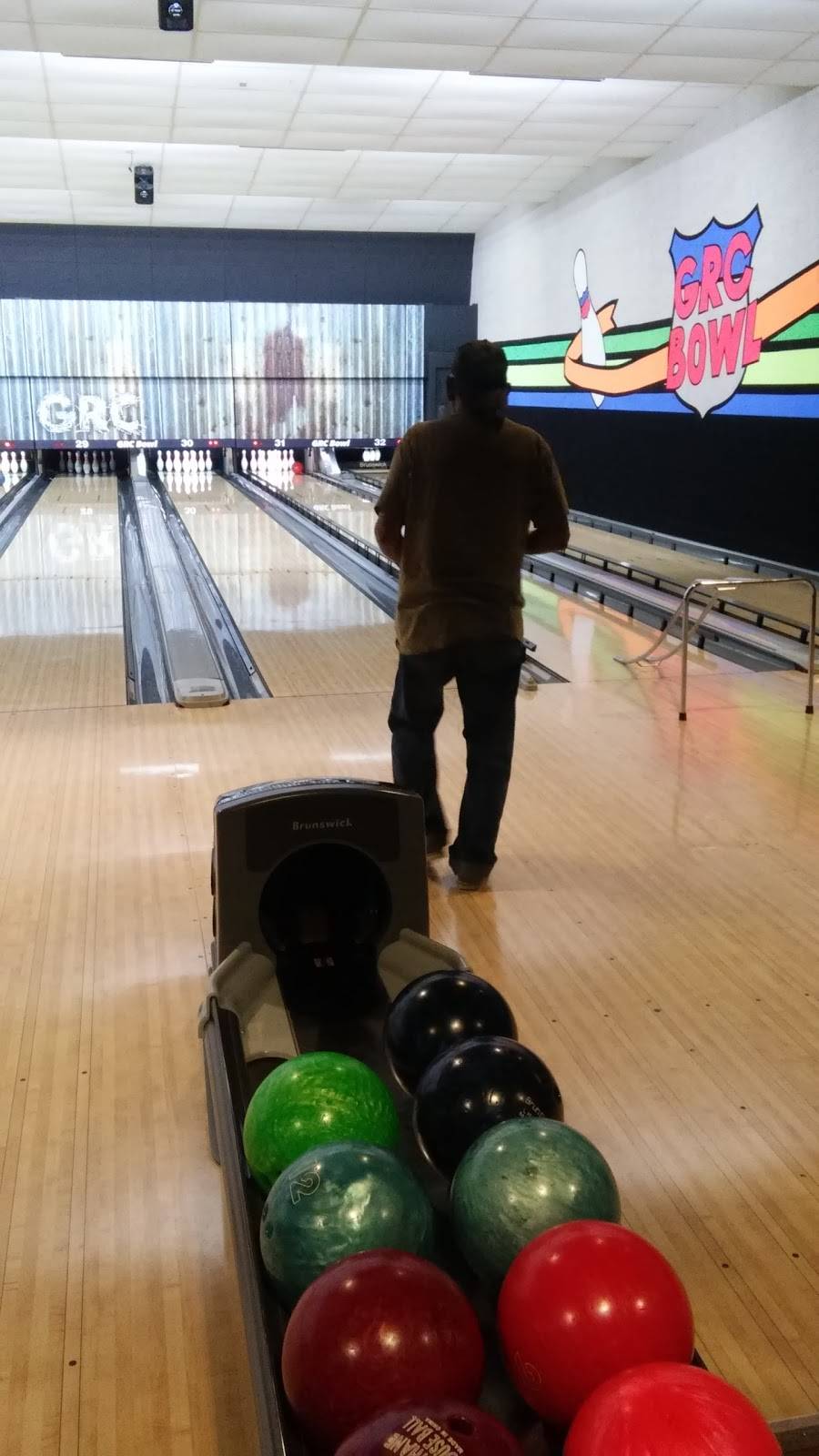 Guttormsen Recreation Center | restaurant | 5411 Green Bay Rd, Kenosha, WI 53144, USA | 2626588191 OR +1 262-658-8191