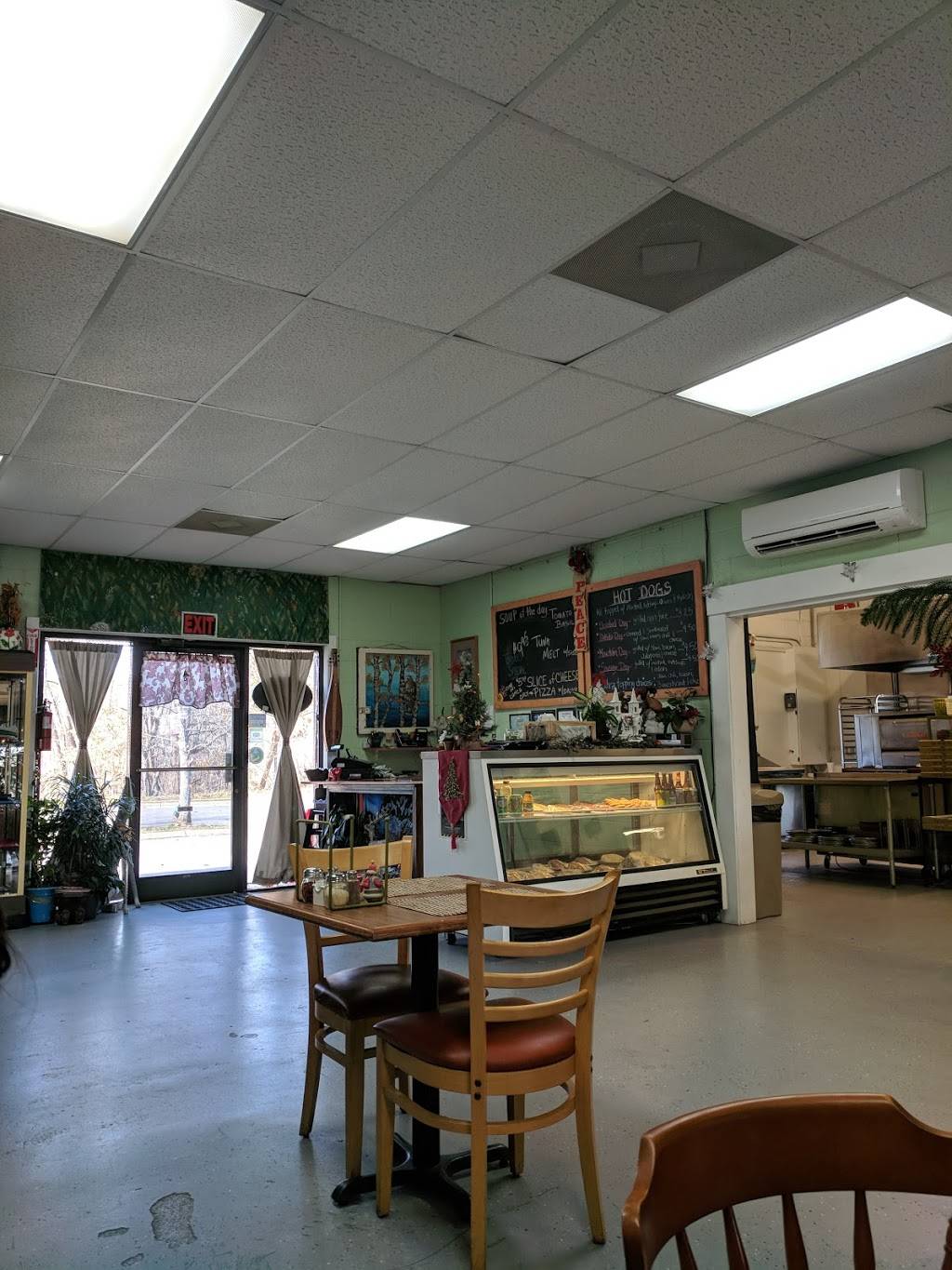 Elevations Pizza & Eats | restaurant | 228 NE Main St, Franklin, NC 28734, USA | 8283691359 OR +1 828-369-1359