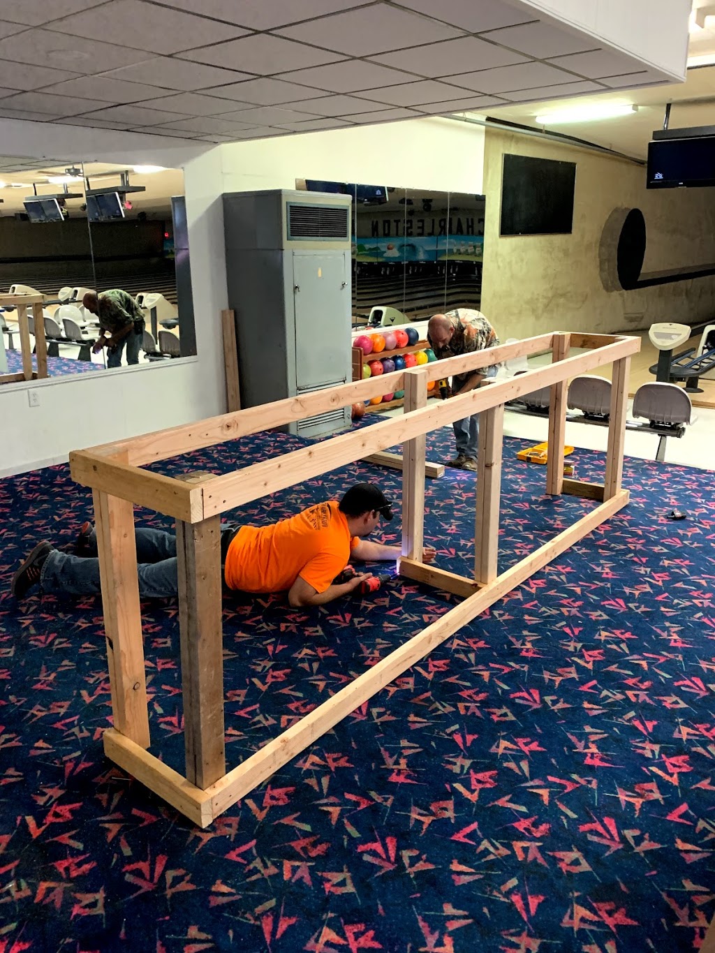 Lucky Strike Alley | night club | 1310 E St, Charleston, IL 61920, USA | 2173456630 OR +1 217-345-6630