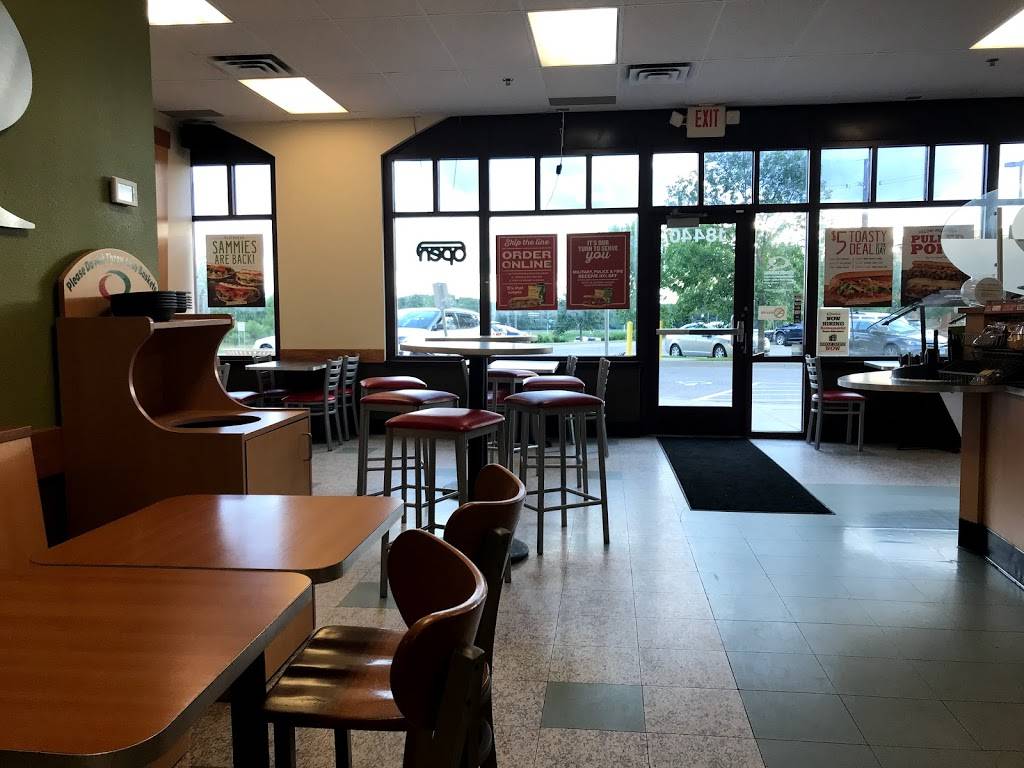 Quiznos | restaurant | 18440 Kenrick Ave, Lakeville, MN 55044, USA | 9524355900 OR +1 952-435-5900