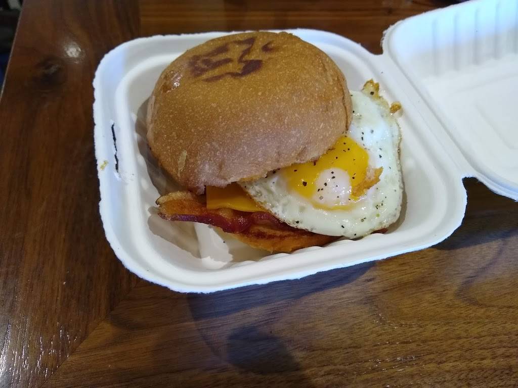 Bettys Eatery | restaurant | 915 Houston Northcutt Blvd, Mt Pleasant, SC 29464, USA | 8436549596 OR +1 843-654-9596