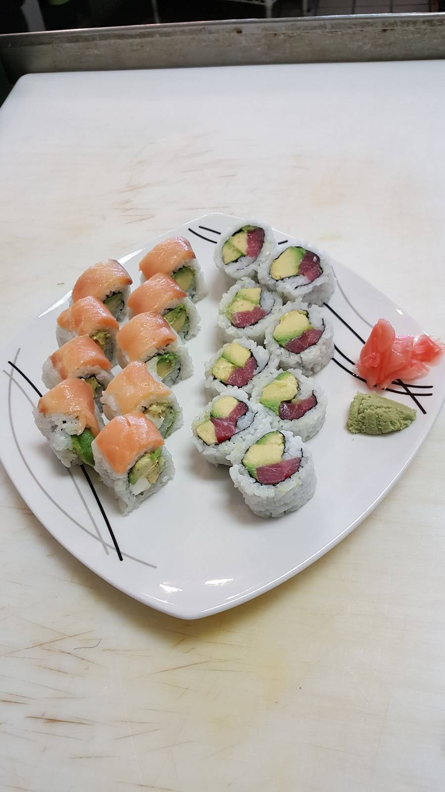 Naomi Sushi Express | restaurant | 126 W Main St, Barrington, IL 60010, USA | 8473812234 OR +1 847-381-2234