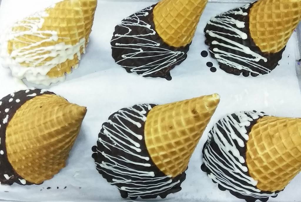 Cold Stone Creamery | bakery | 7476 Cortez Rd W, Bradenton, FL 34210, USA | 9417613252 OR +1 941-761-3252