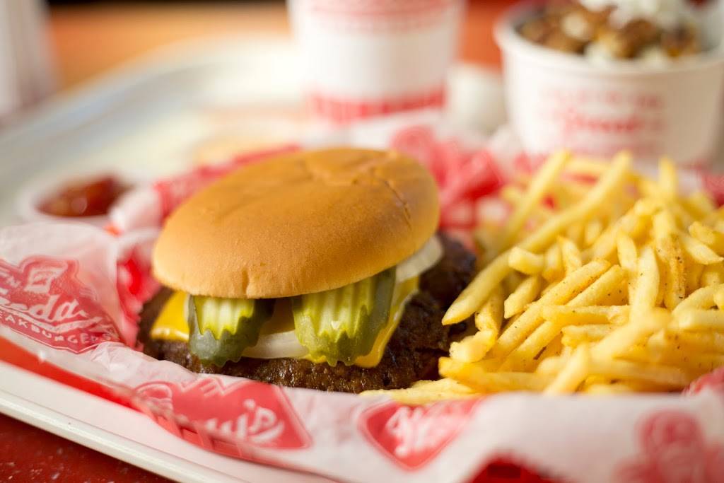 Freddys Frozen Custard & Steakburgers | restaurant | 310 N Rock Rd, Wichita, KS 67206, USA | 3166919998 OR +1 316-691-9998
