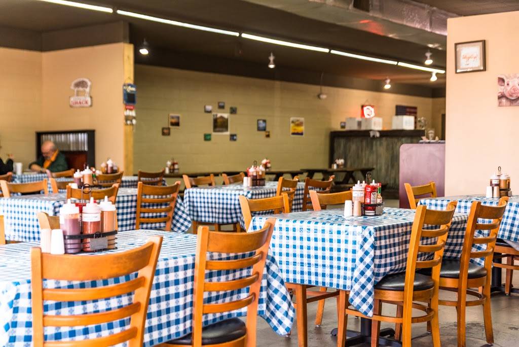 Blue Ridge BBQ & Catering | restaurant | 21700 Timberlake Rd, Lynchburg, VA 24502, USA | 4342661223 OR +1 434-266-1223