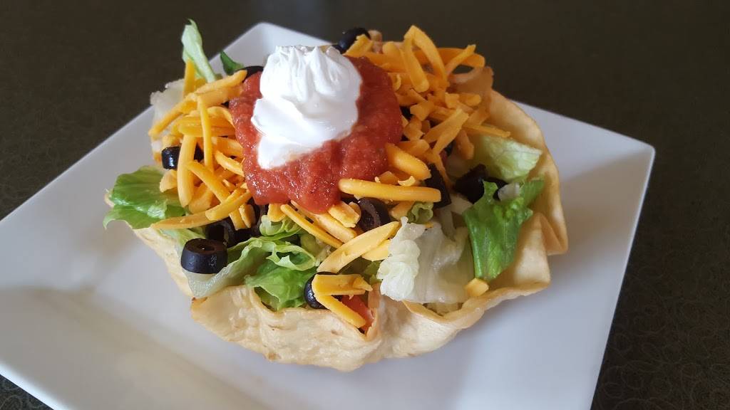 Vinces Restaurant & Pizzeria | restaurant | 619 4th Ave, Monroe, WI 53566, USA | 6083283222 OR +1 608-328-3222