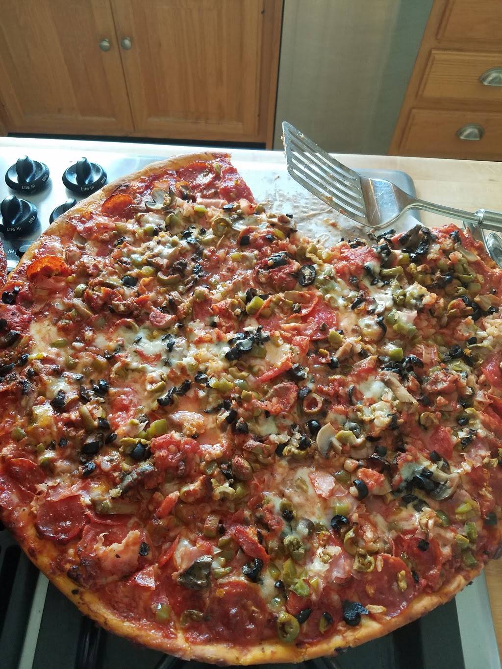 Jims Pizza | restaurant | 405 E Wayne St, Kendallville, IN 46755, USA | 2603471453 OR +1 260-347-1453