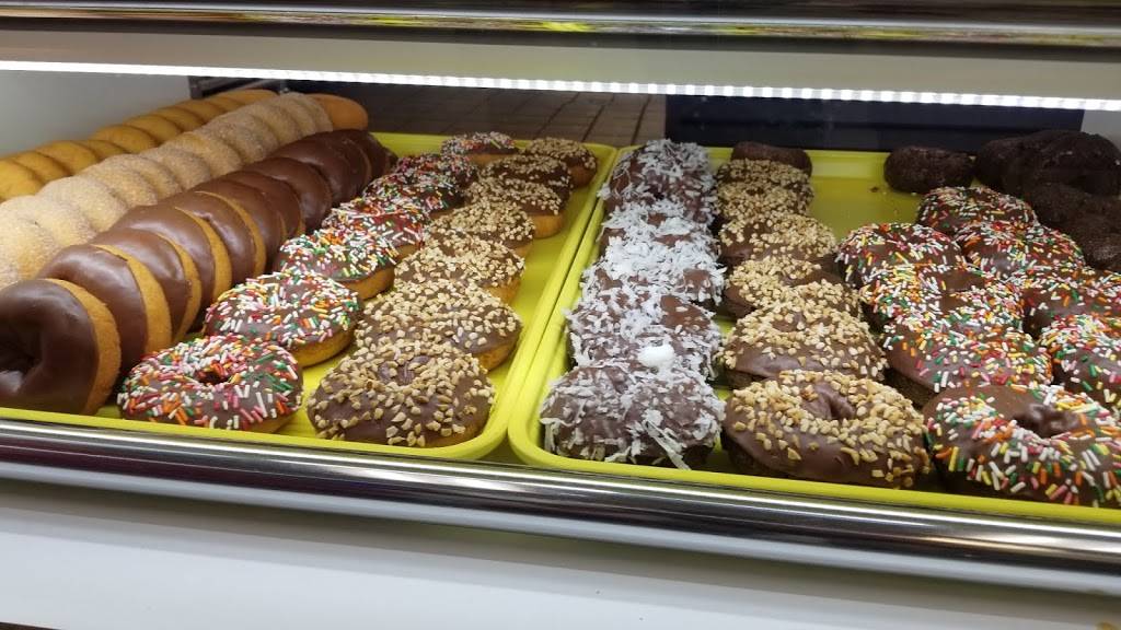 Donut Palace | restaurant | 2309 S 4th St, Leavenworth, KS 66048, USA | 9136757212 OR +1 913-675-7212