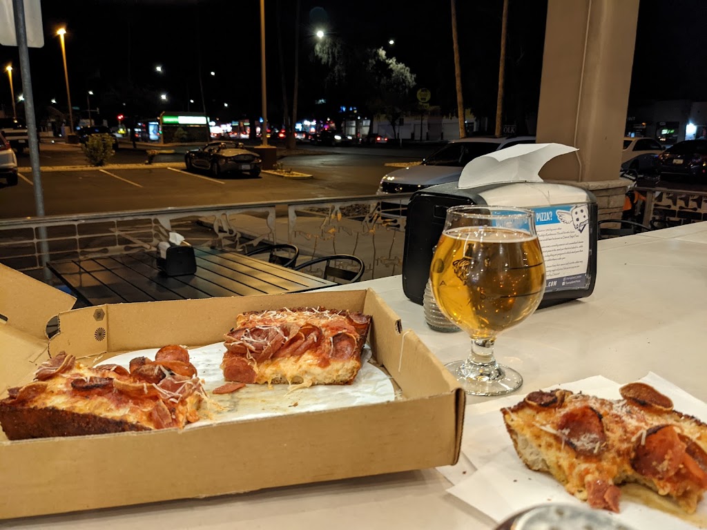 Transplant Detroit Style Pizza | restaurant | 4605 E Speedway Blvd, Tucson, AZ 85712, USA | 5203272394 OR +1 520-327-2394