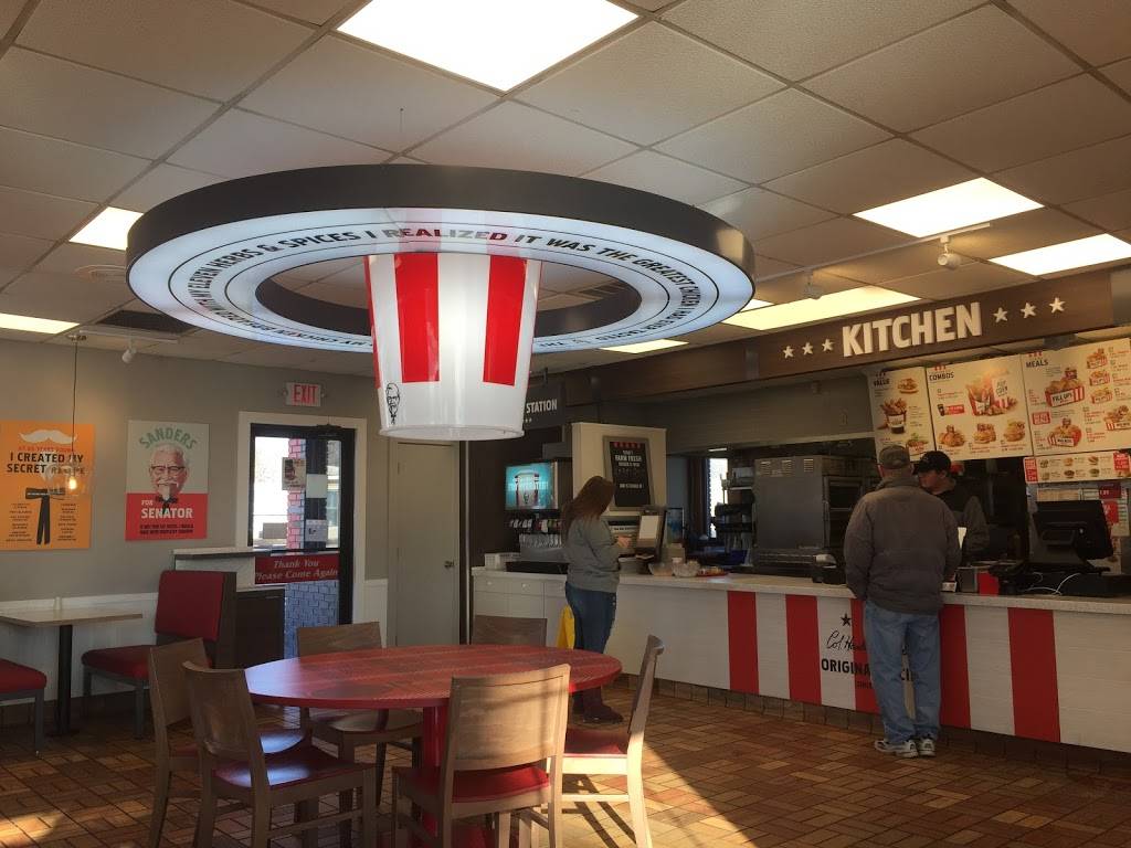 KFC | restaurant | 120 N Jackson St, Oak Hill, OH 45656, USA | 7406827739 OR +1 740-682-7739