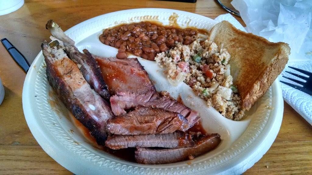 Buffalo Creek BBQ | restaurant | 402 W Henderson St, Cleburne, TX 76033, USA | 8176456950 OR +1 817-645-6950