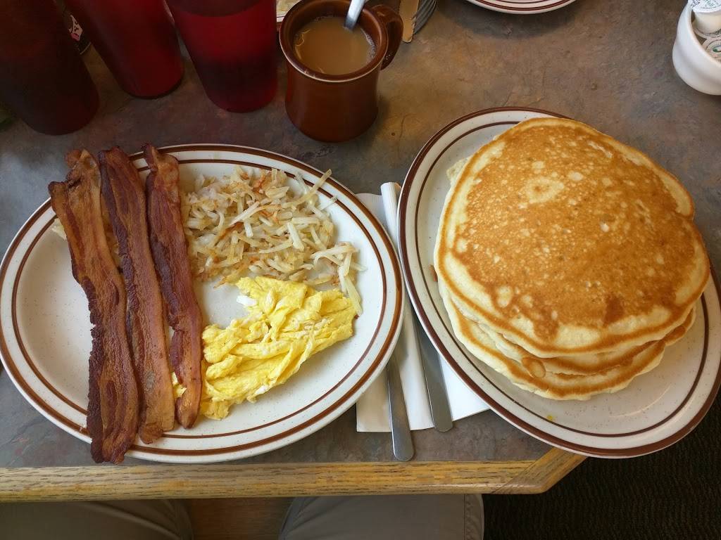 Barnstormer Restaurant | restaurant | 600 Airport Road # A, Greeley, CO 80631, USA | 9703363020 OR +1 970-336-3020