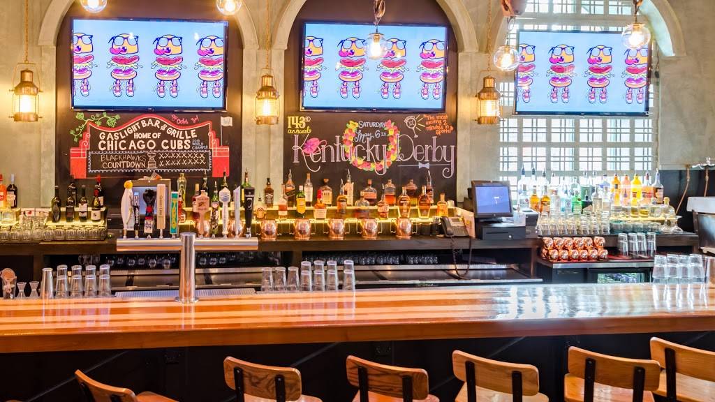 Gaslight Bar & Grille | restaurant | 2450 N Clark St, Chicago, IL 60614, USA | 7739297759 OR +1 773-929-7759