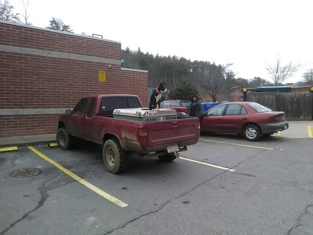 Waffle House | meal takeaway | 695 Carl Eller Rd, Mars Hill, NC 28754, USA | 8286893129 OR +1 828-689-3129