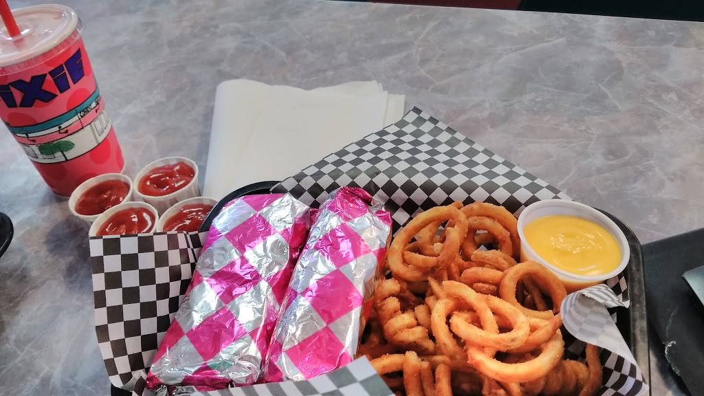 Pixie Restaurant | restaurant | 302 N Mission St, Mt Pleasant, MI 48858, USA | 9897727494 OR +1 989-772-7494