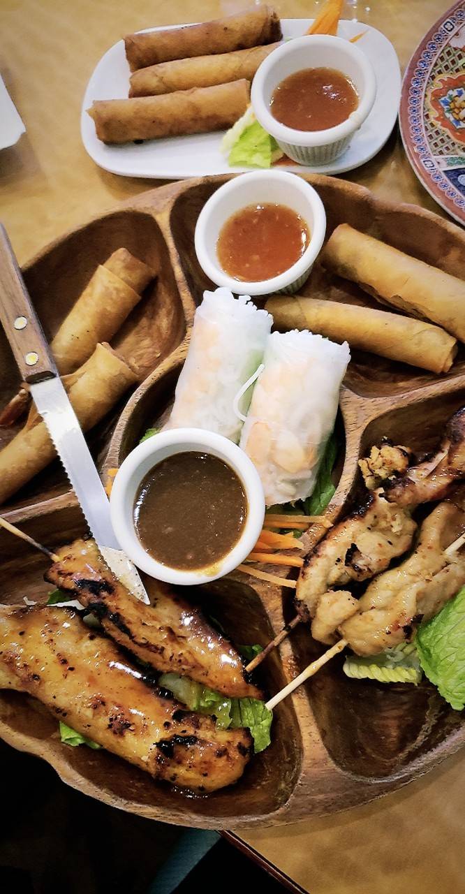 Dung Gia Restaurant | restaurant | 1436 Miner St, Des Plaines, IL 60016, USA | 8478034402 OR +1 847-803-4402