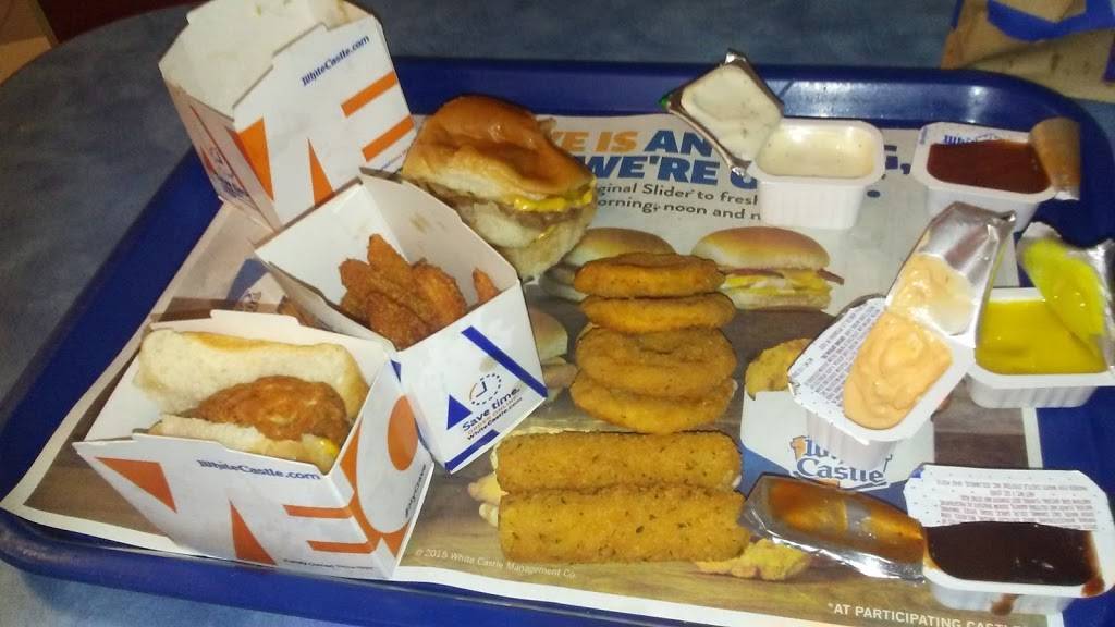 White Castle | restaurant | 120 S Bolingbrook Dr, Bolingbrook, IL 60440, USA | 6307393336 OR +1 630-739-3336