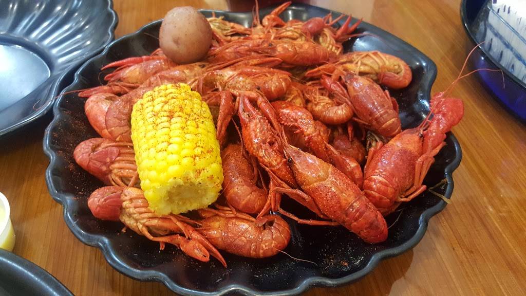 Dry Dock Oyster Bar | restaurant | 8522 Fredericksburg Rd, San Antonio, TX 78229, USA | 2106923959 OR +1 210-692-3959