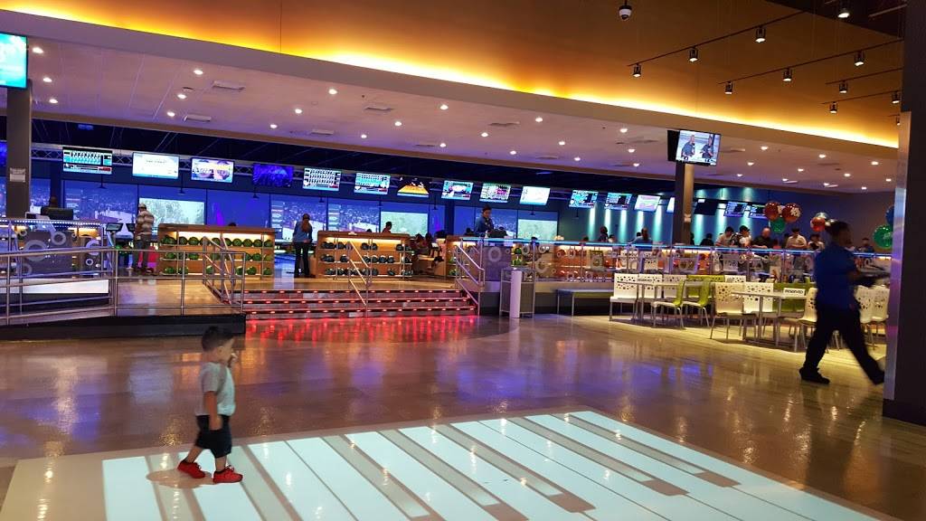 Main Event San Antonio West | restaurant | 8514 TX-151, San Antonio, TX 78245, USA | 2105218000 OR +1 210-521-8000