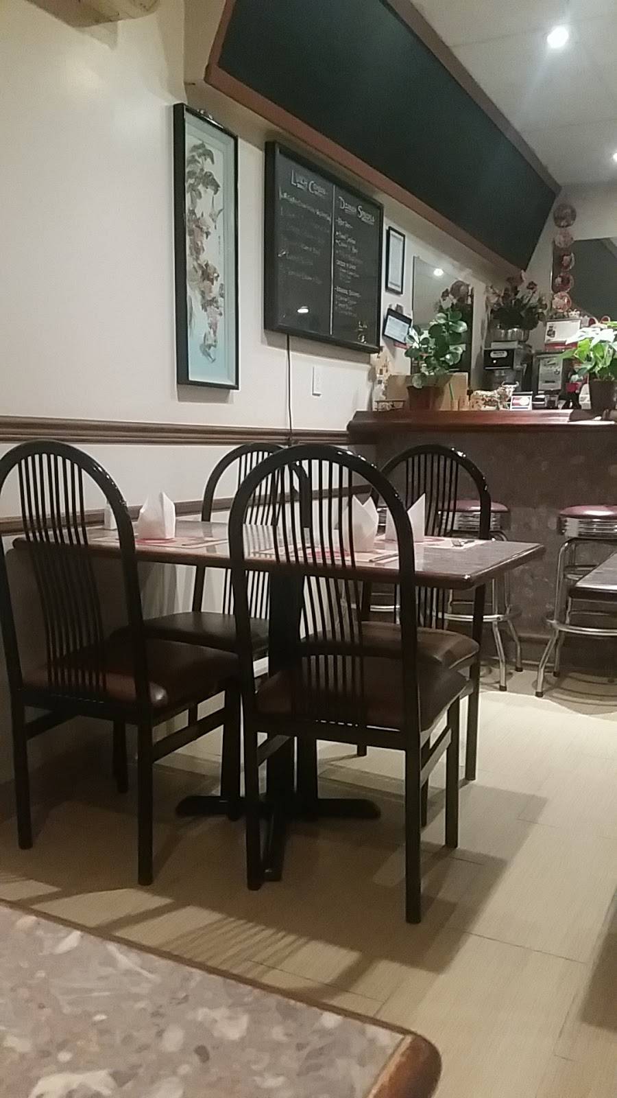 Mei Ling Chinese Food | restaurant | 15005 Yonge St, Aurora, ON L4G 1M5, Canada | 9057261218 OR +1 905-726-1218