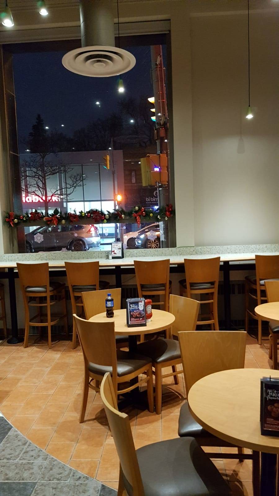 Swiss Chalet | restaurant | 949 Eglinton Ave W, York, ON M6C 2C3, Canada | 4167832345 OR +1 416-783-2345