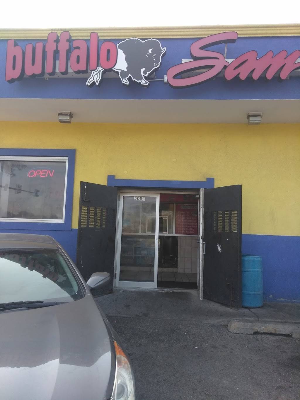 Buffalo Sams | restaurant | 508 S Kostner Ave, Chicago, IL 60624, USA | 7735334000 OR +1 773-533-4000