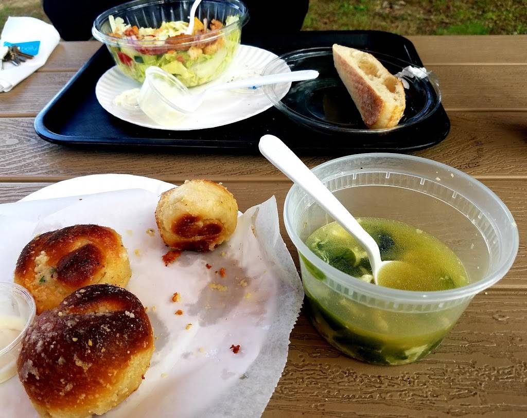 Lindas Riverside Pizzeria & Cafe | restaurant | 100 Riviera, Kings Park, NY 11754, USA | 6317806100 OR +1 631-780-6100