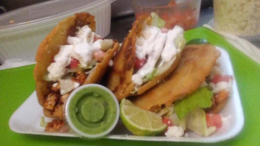 Shop N Go | restaurant | 2154 Broadway, Fort Myers, FL 33901, USA | 8635175729 OR +1 863-517-5729