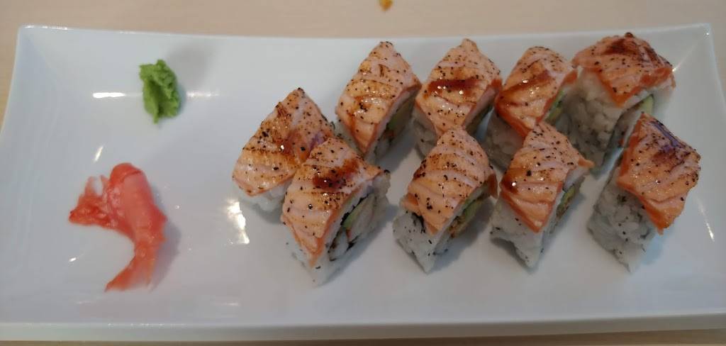 Chanoch Sushi | restaurant | 6947 Av Wilderton, Montréal, QC H3S 2M4, Canada | 5146163879 OR +1 514-616-3879