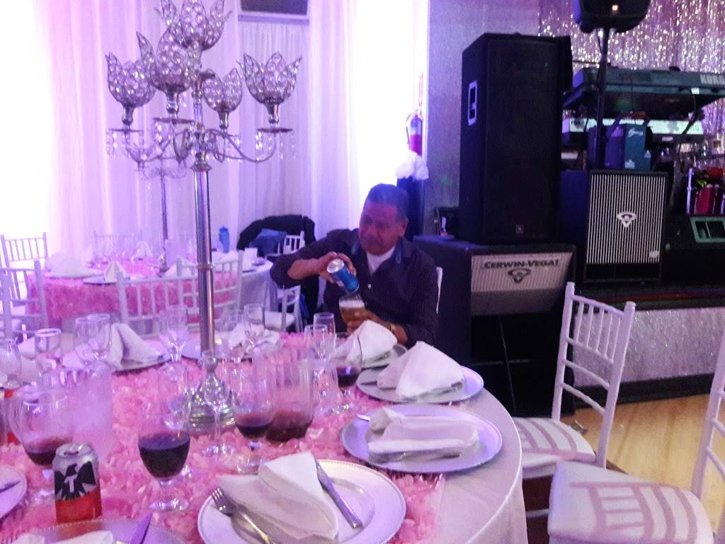 Magic Dreams Banquet Hall | restaurant | 9309 Vermont Ave, Los Angeles, CA 90044, USA | 3237193841 OR +1 323-719-3841