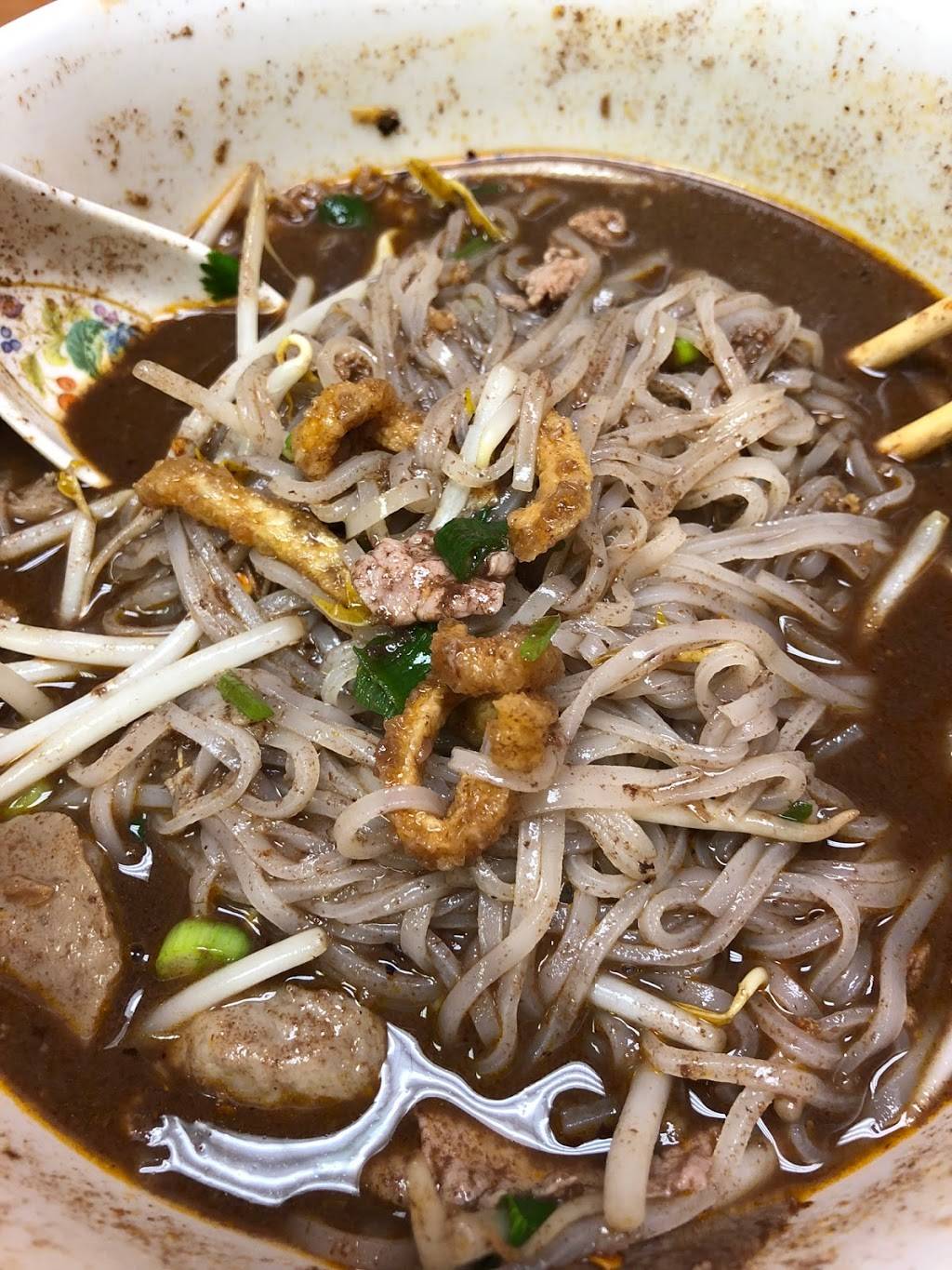 Karen Thai Food | restaurant | 300 Larpenteur Ave E, St Paul, MN 55117, USA | 6517712078 OR +1 651-771-2078