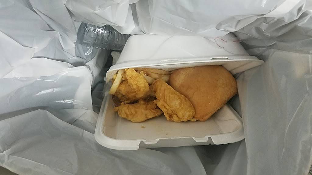 Snappers Fish & Chicken | restaurant | 18312 NW 7th Ave, Miami, FL 33169, USA | 3057702123 OR +1 305-770-2123